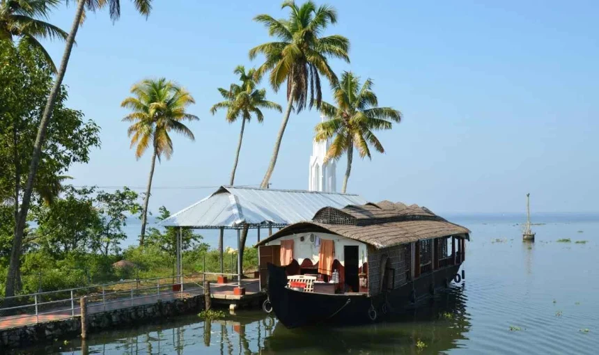 Best Kerala Houseboat Packages for a Unique Experience